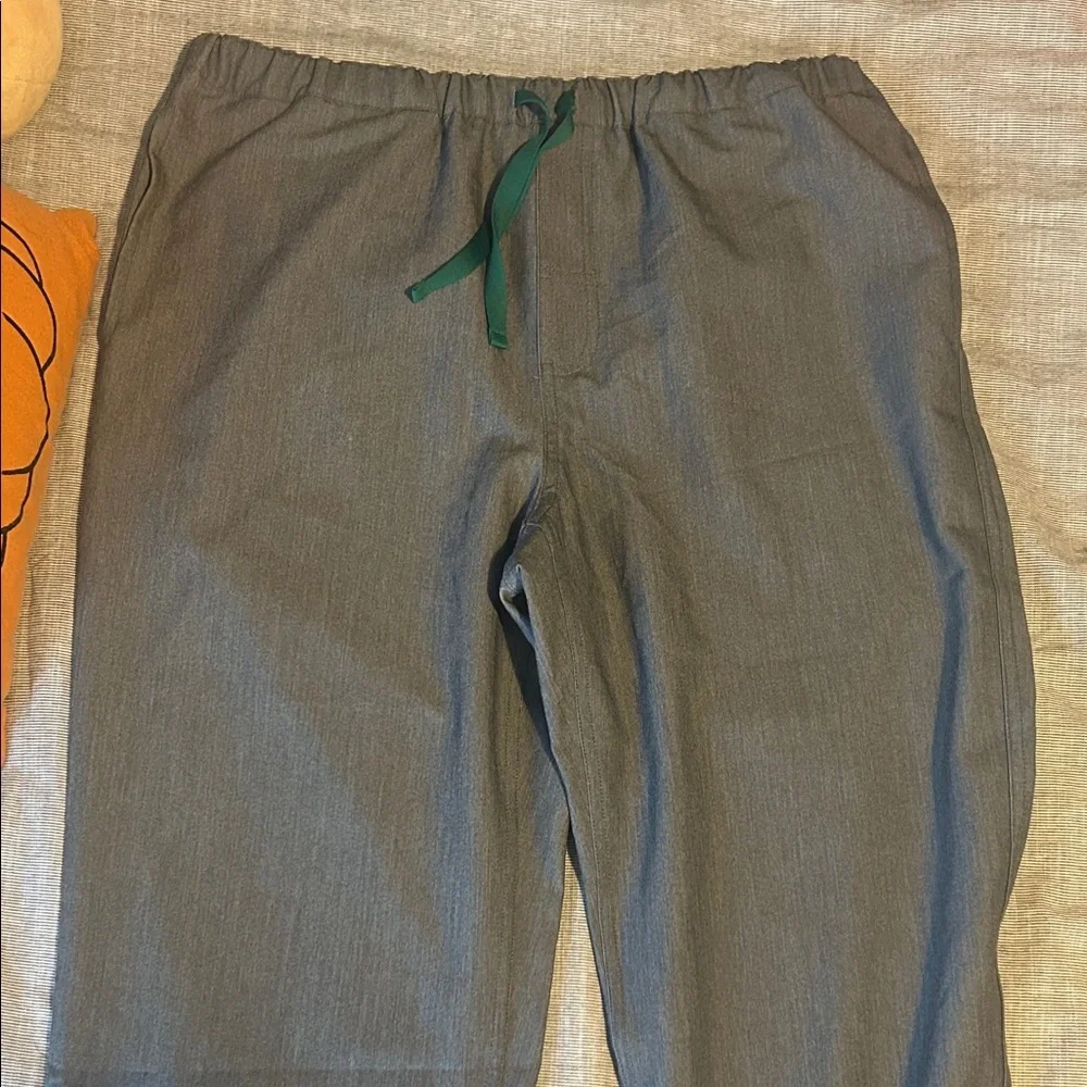 Figs Men's Graphite scrub pants